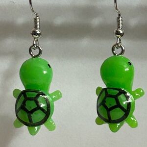 Handmade Plastic Green Turtle Earrings Brand New